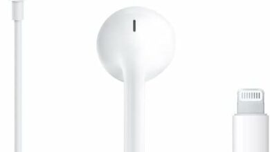 Apple EarPods Headphones with Lightning Connector, Wired Ear Buds for iPhone with Built-in Remote to Control Music, Phone Calls, and Volume