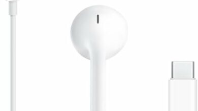 Apple EarPods Headphones with USB-C Plug, Wired Ear Buds with Built-in Remote to Control Music, Phone Calls, and Volume